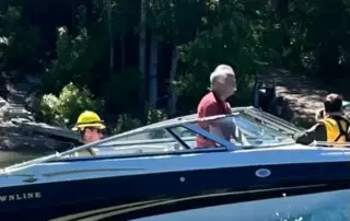 Local residents are transporting the crew to the wildfire